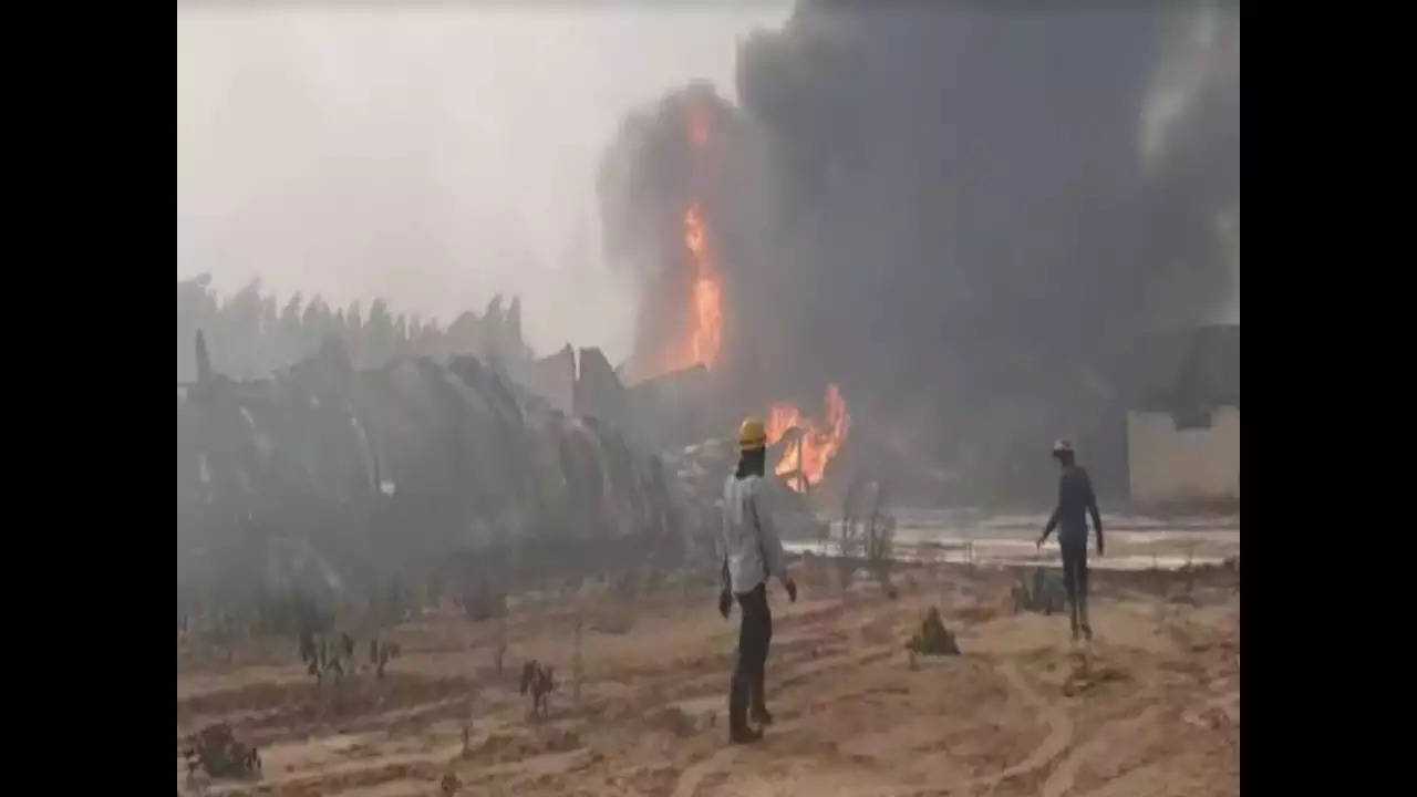 अंबाला के गांव जटवाड़ में हादसा: इथेनॉल फैक्टरी के दो बॉयलर में लगी आग, दोनों टैंकों में था 2.5 लाख लीटर तेल