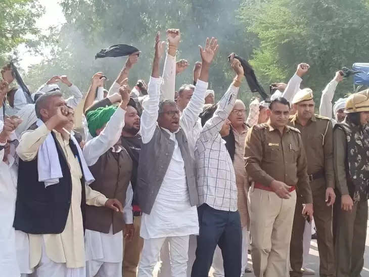 Haryana: किसानों के विरोध पर मुख्य निर्वाचन अधिकारी सख्त, सभी प्रत्याशियों को सुरक्षाकर्मी देने के आदेश