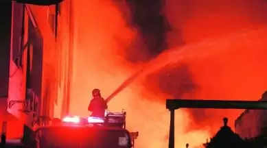 Panchkula Fire: इंडस्ट्रियल एरिया में नगर निगम के वेस्ट में लगी भीषण आग, धुएं के गुबार से लोग परेशान